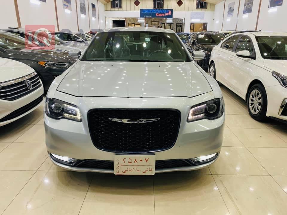 کرایسلەر 300